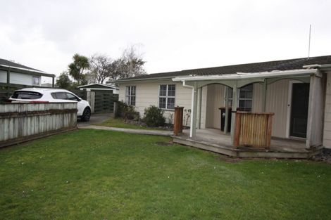 Photo of property in 27 Dunk Place, Milson, Palmerston North, 4414