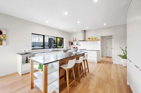 Photo of property in 41 Pohutukawa Avenue, Shelly Park, Auckland, 2014