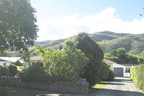 Photo of property in 18 Hall Grove, Ebdentown, Upper Hutt, 5018