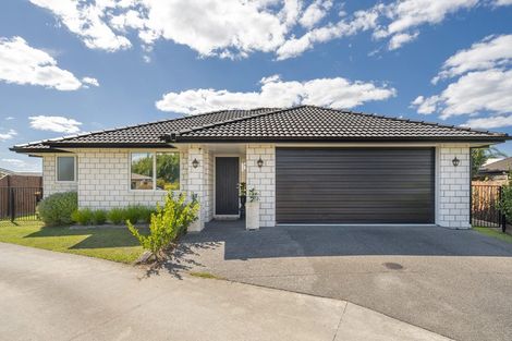 Photo of property in 27 Waterside Drive, Pyes Pa, Tauranga, 3112