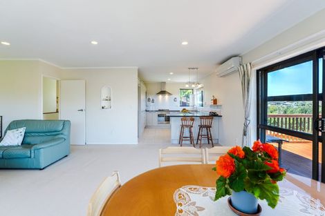 Photo of property in 2/28 Birman Close, Half Moon Bay, Auckland, 2012