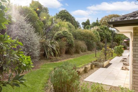 Photo of property in 24 Gavinike Place, Waimauku, 0812