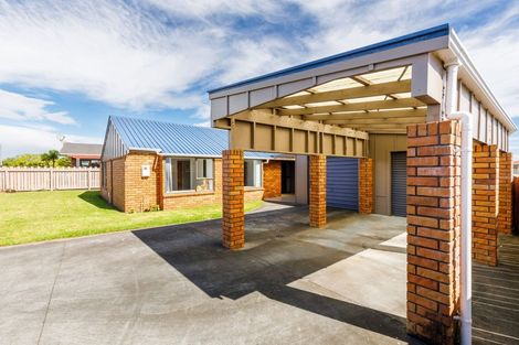 Photo of property in 115 Heta Road, Highlands Park, New Plymouth, 4312