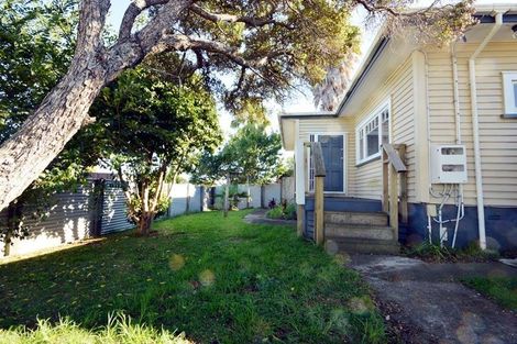 Photo of property in 5 Beatty Avenue, Manurewa, Auckland, 2102