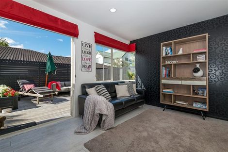 Photo of property in 17 Ponderosa Drive, Oteha, Auckland, 0632