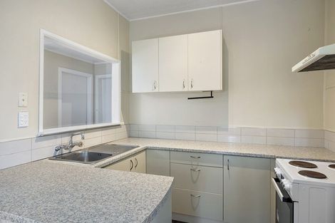 Photo of property in 105 Fulford Street, New Plymouth, 4310