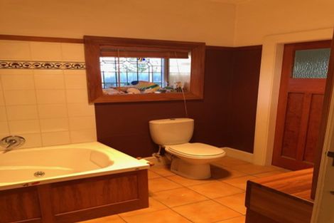 Photo of property in 173 Fifield Terrace, Opawa, Christchurch, 8023