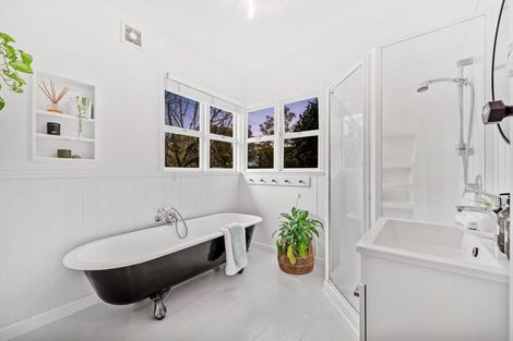 Photo of property in 21 Clarence Road, Northcote Point, Auckland, 0627