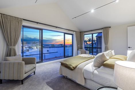 Photo of property in 1a Tiri Road, Takapuna, Auckland, 0620