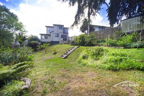 Photo of property in 2/8 Fuchsia Place, Birkdale, Auckland, 0626