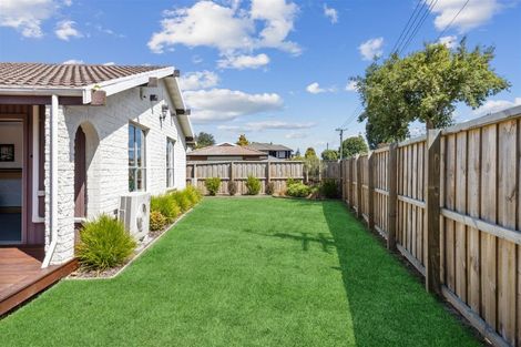 Photo of property in 112a Withells Road, Avonhead, Christchurch, 8042