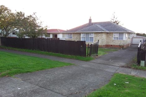 Photo of property in 533 Massey Road, Mangere, Auckland, 2022