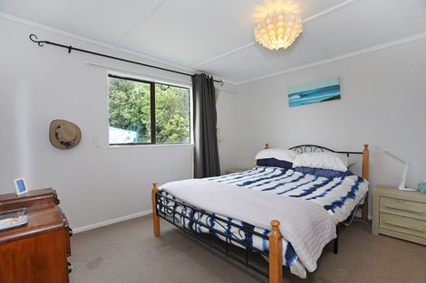 Photo of property in 15 Punga Street, Tangimoana, 4822