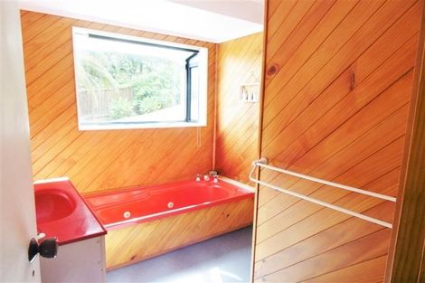 Photo of property in 10 Emery Grove, Bayview, Auckland, 0629