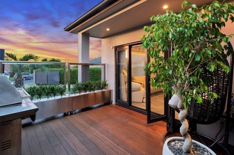 Photo of property in 12 Corsica Way, Karaka, Papakura, 2113