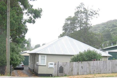 Photo of property in 2 Pokaka Street, Birchville, Upper Hutt, 5018