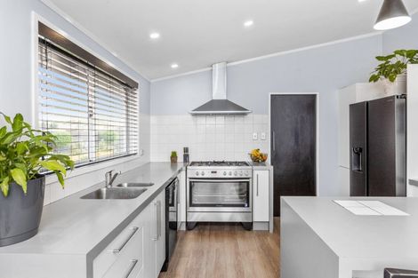 Photo of property in 76 Bill Hercock Street, Pirimai, Napier, 4112