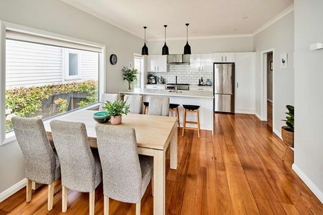 Photo of property in 132 Rongotai Road, Kilbirnie, Wellington, 6022