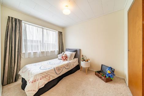 Photo of property in 1/3 Omaha Grove, Totara Park, Upper Hutt, 5018