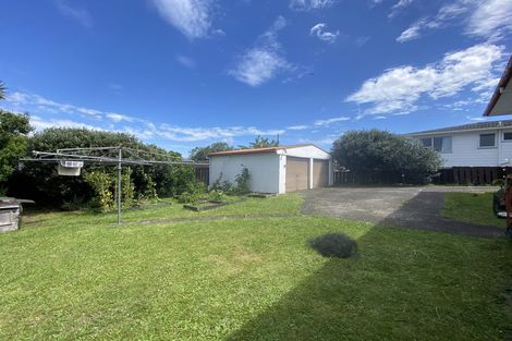 Photo of property in 60 Casuarina Road, Half Moon Bay, Auckland, 2012