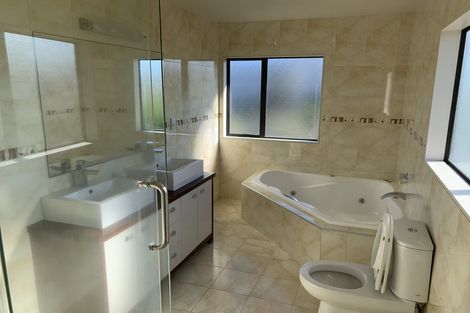 Photo of property in 11 Catlins Place, Fairview Heights, Auckland, 0632