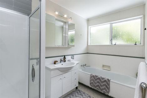 Photo of property in 2/76 Lohia Street, Khandallah, Wellington, 6035