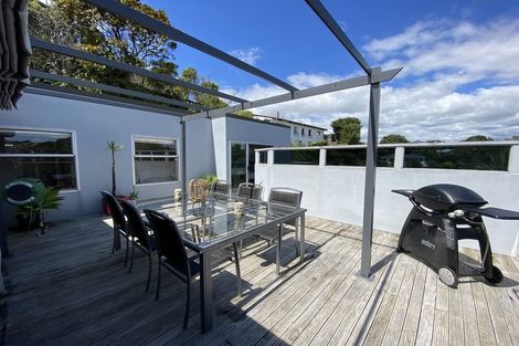 Photo of property in 21a Birdwood Avenue, Moturoa, New Plymouth, 4310