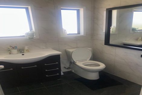 Photo of property in 2/95 Hobsonville Road, West Harbour, Auckland, 0618