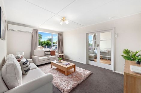 Photo of property in 24 Bournemouth Crescent, Aranui, Christchurch, 8061