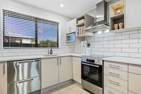 Photo of property in 5 Bulman Place, Casebrook, Christchurch, 8051