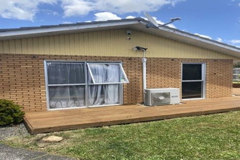 Photo of property in 16 Tatariki Street, Rosehill, Papakura, 2113