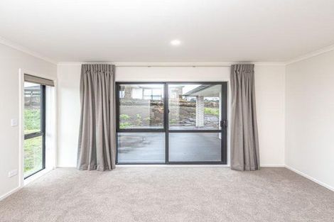 Photo of property in 32 Tirimoana Place, Otamatea, Whanganui, 4501