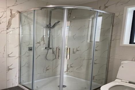 Photo of property in 20 Karoro Road, One Tree Point, 0118