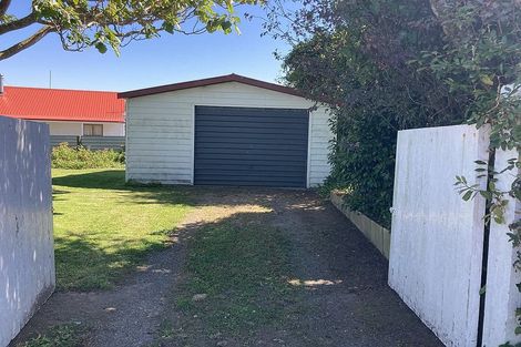 Photo of property in 200 Bridge Street, Eltham, 4322