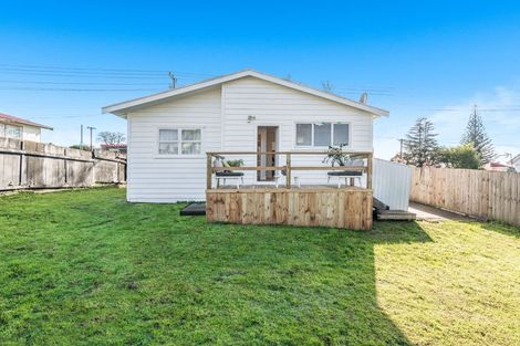 Photo of property in 44 Rimu Street, New Lynn, Auckland, 0600