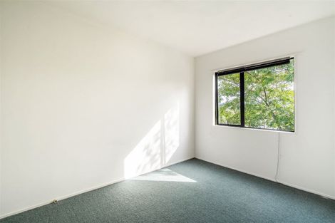 Photo of property in 11/44 Fields Parade, Oteha, Auckland, 0632