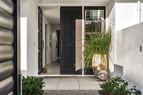 Photo of property in 23 Muritai Road, Milford, Auckland, 0620