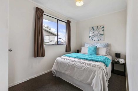 Photo of property in 2/61 Redcrest Avenue, Red Hill, Papakura, 2110