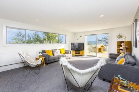 Photo of property in 50 Mount Marua Way, Timberlea, Upper Hutt, 5018