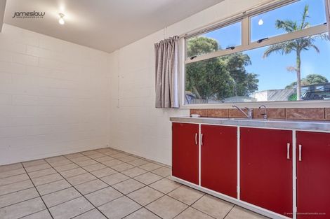 Photo of property in 46 Farquhar Road, Glendene, Auckland, 0602