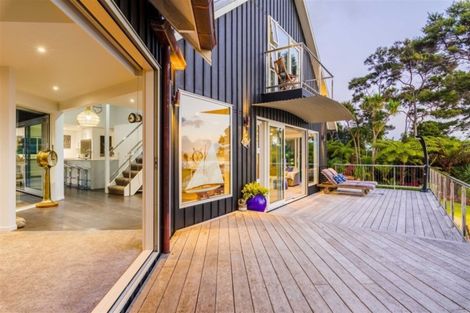 Photo of property in 41 Chatham Avenue, Paremoremo, Auckland, 0632