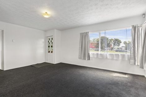 Photo of property in 496 Roscommon Road, Clendon Park, Auckland, 2103