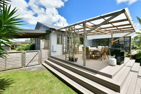 Photo of property in 33 Jelas Road, Red Beach, 0932