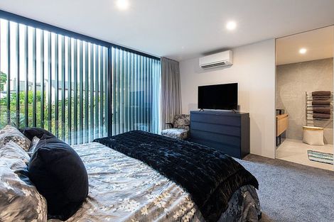 Photo of property in 314c Hurstmere Road, Takapuna, Auckland, 0622