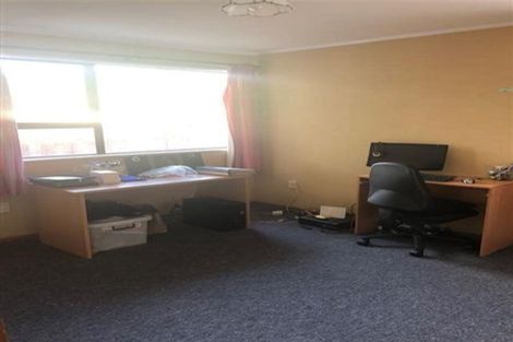 Photo of property in 2 Bogle Grove, Stokes Valley, Lower Hutt, 5019