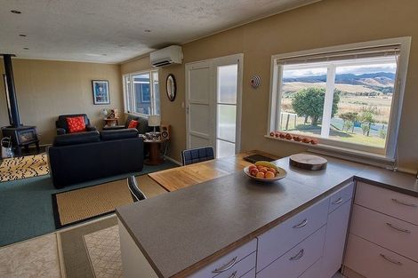 Photo of property in 24 Whangaimoana Beach Road, Whangaimoana, Featherston, 5772