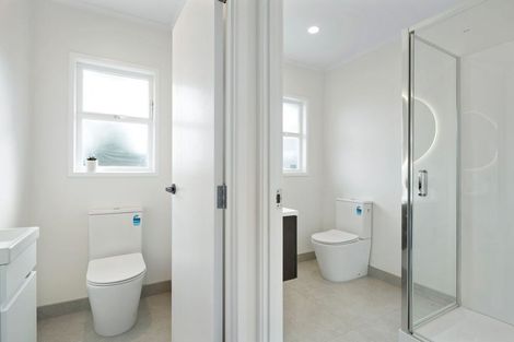 Photo of property in 112b Roberts Road, Te Atatu South, Auckland, 0610