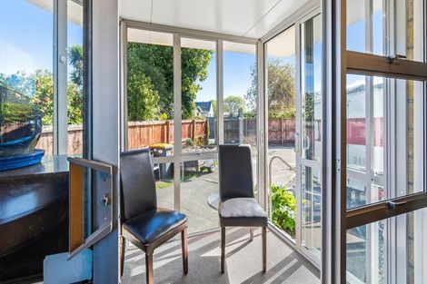 Photo of property in 1/6a Chipping Lane, Redwood, Christchurch, 8051