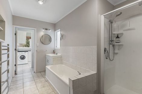 Photo of property in 208 Glamorgan Drive, Torbay, Auckland, 0630