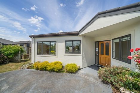 Photo of property in 6 Virginia Grove, Milson, Palmerston North, 4414